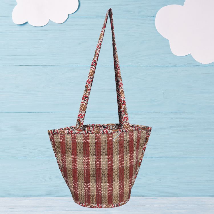 Tote  shoulder bag for women drawstring closure straw beach bag