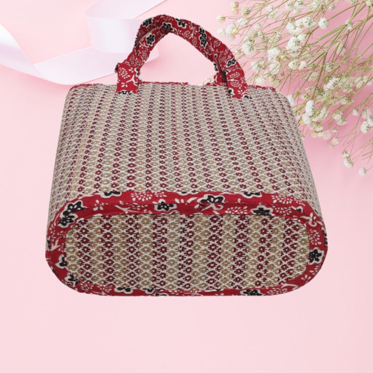 Designer Tote bag for shopper with zipper made of Madurkathi straw